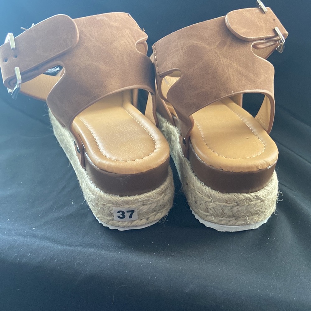 Sandals - Picture 3 of 3